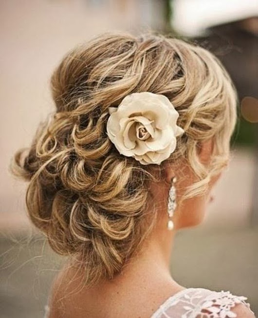 http://www.funmag.org/fashion-mag/makeup-and-hairstyles/beautiful-bridal-hair-styles-25-photos/