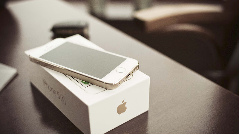 iPhone 5S Gold HD
