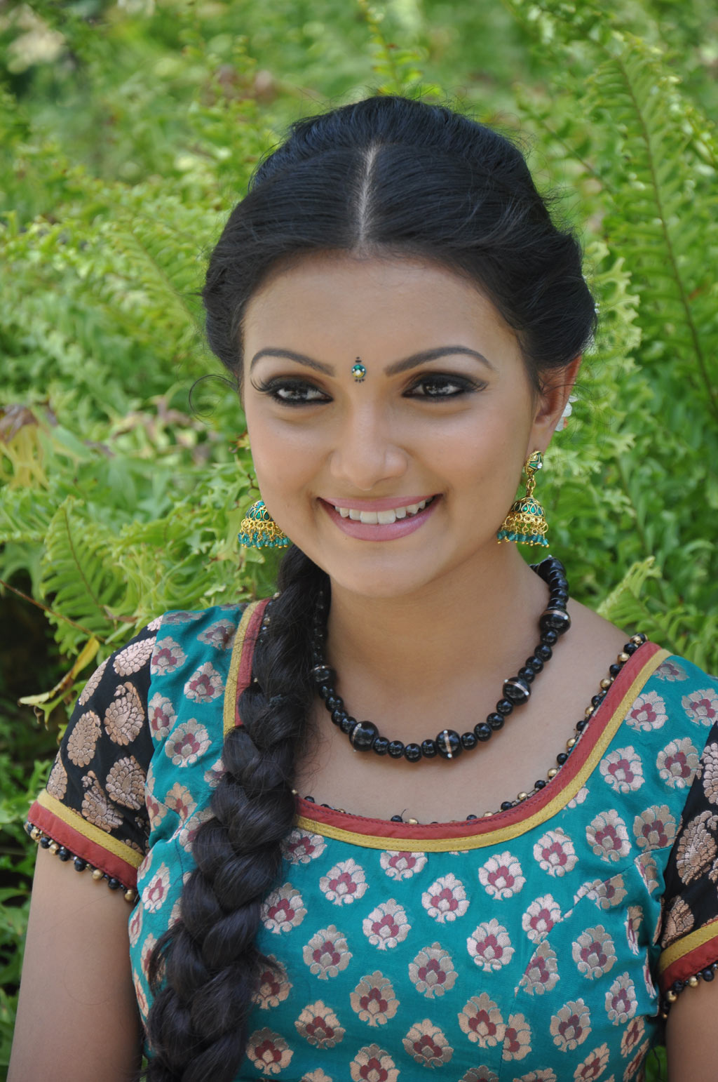Saranya Mohan Latest Stills Actress Hd Latest Tamil Actress Telugu