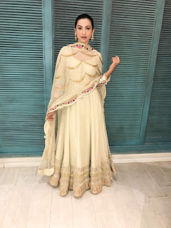 Actress Gauahar Khan in Rashi Kapoor outfit Actress Gauahar Khan in Rashi Kapoor outfit