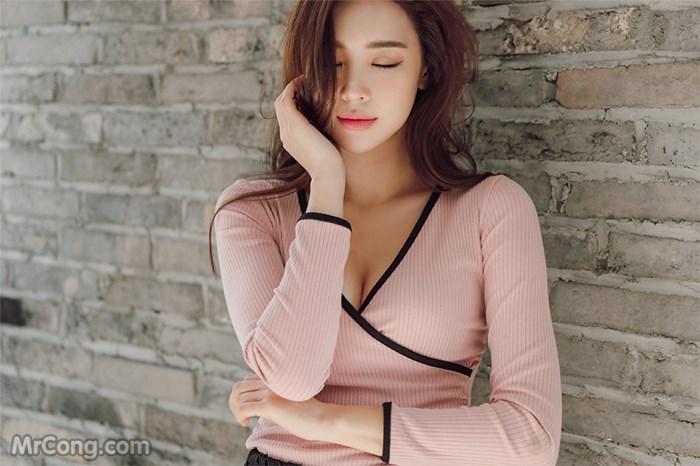 Beautiful Park Da Hyun in fashion photo album February 2017 (397 photos)