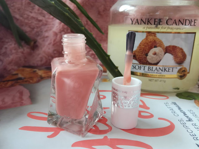 Le vernis nude réinventé par Essie avec la Collection Gel Couture