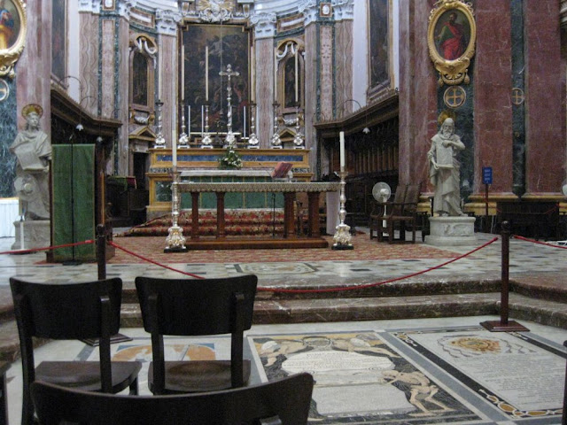 Innenraum der Kathedrale St. Paul in Mdina, Malta Innenraum der Kathedrale St. Paul in Mdina, Malta