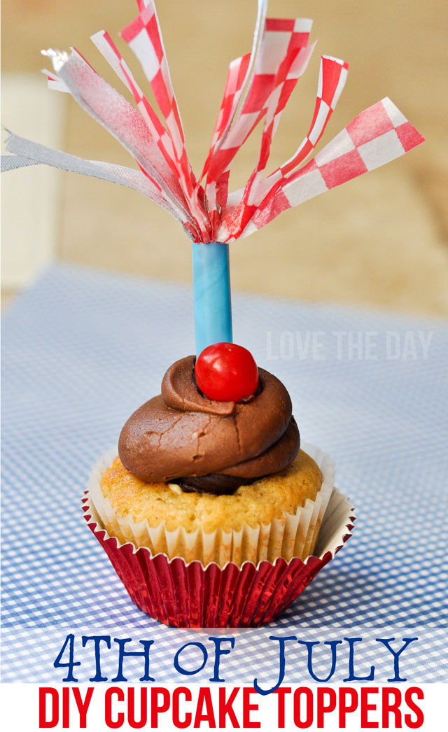 4th of July Cupcake Toppers | 20 Crafts for the 4th of July - Independence Day DIYs | directorjewels.com