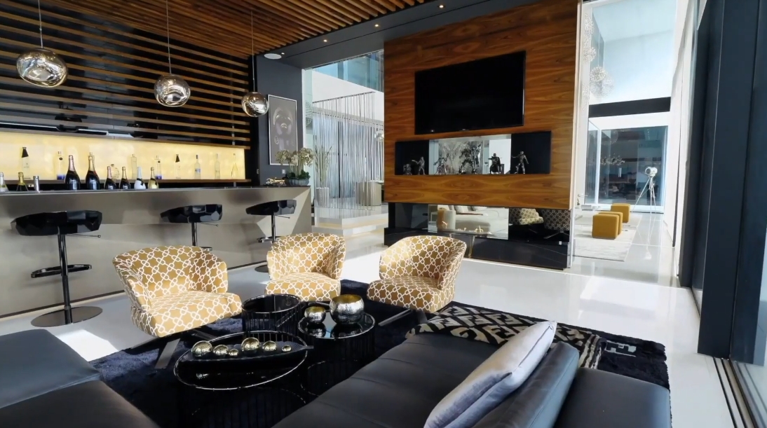 92 Interior Design Photos vs. ONE100, Palm Jumeirah Dubai Luxury Beach Mansion Tour