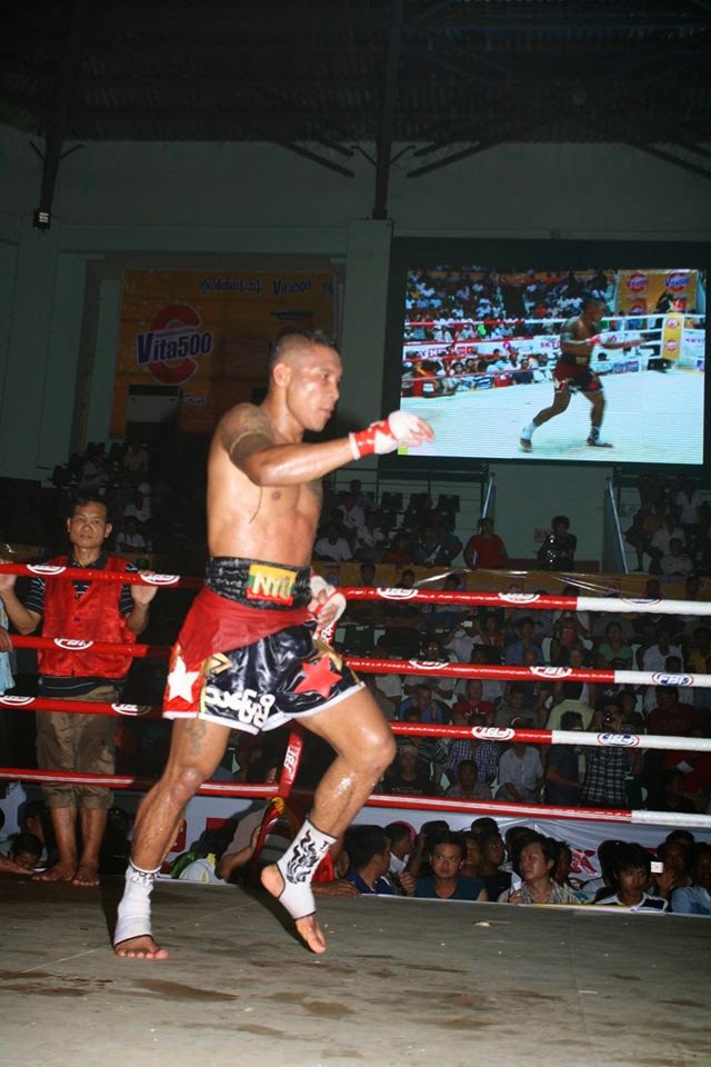 Myanmar Traditional Boxing - Lethwei Videos: April 2015