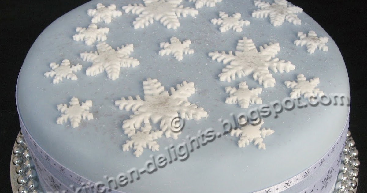 Kitchen Delights: ICED SNOWFLAKE CHRISTMAS CAKE
