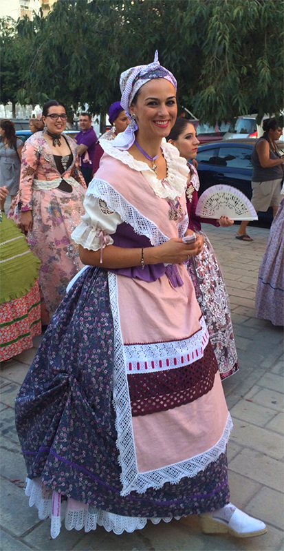 Traje regional de alicantina: traje de faena típico del siglo XVIII