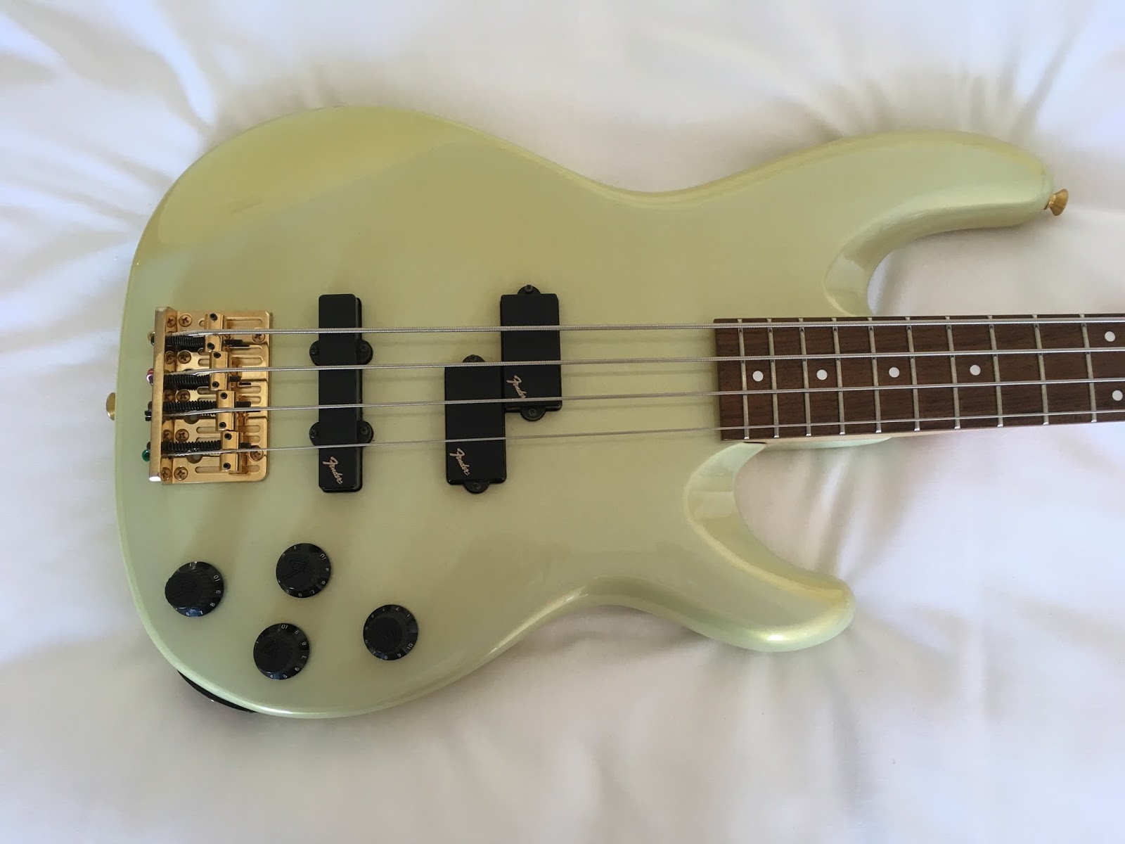 Bass special. Fender Jazz Bass Special PJ-555. Fender Jazz Bass Special Duff MCKAGAN. Бас гитара Fender Jazz Bass Special Japan. Fender Jazz Bass Special PJ-555 Тихомиров.