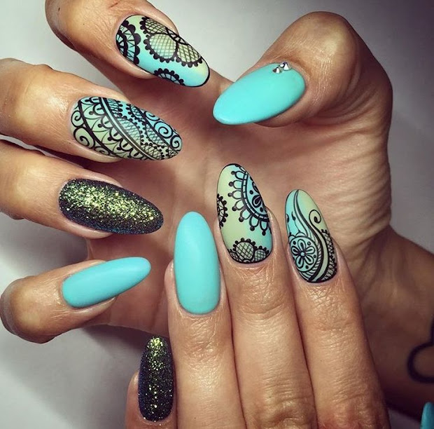henna inspired nail art design