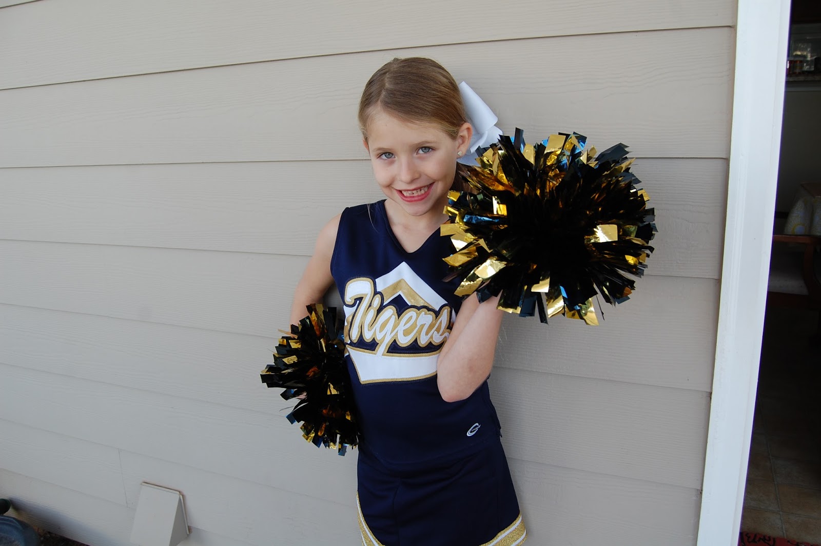 Airing My Laundry, One Post At A Time...: My Daughter, The Cheerleader