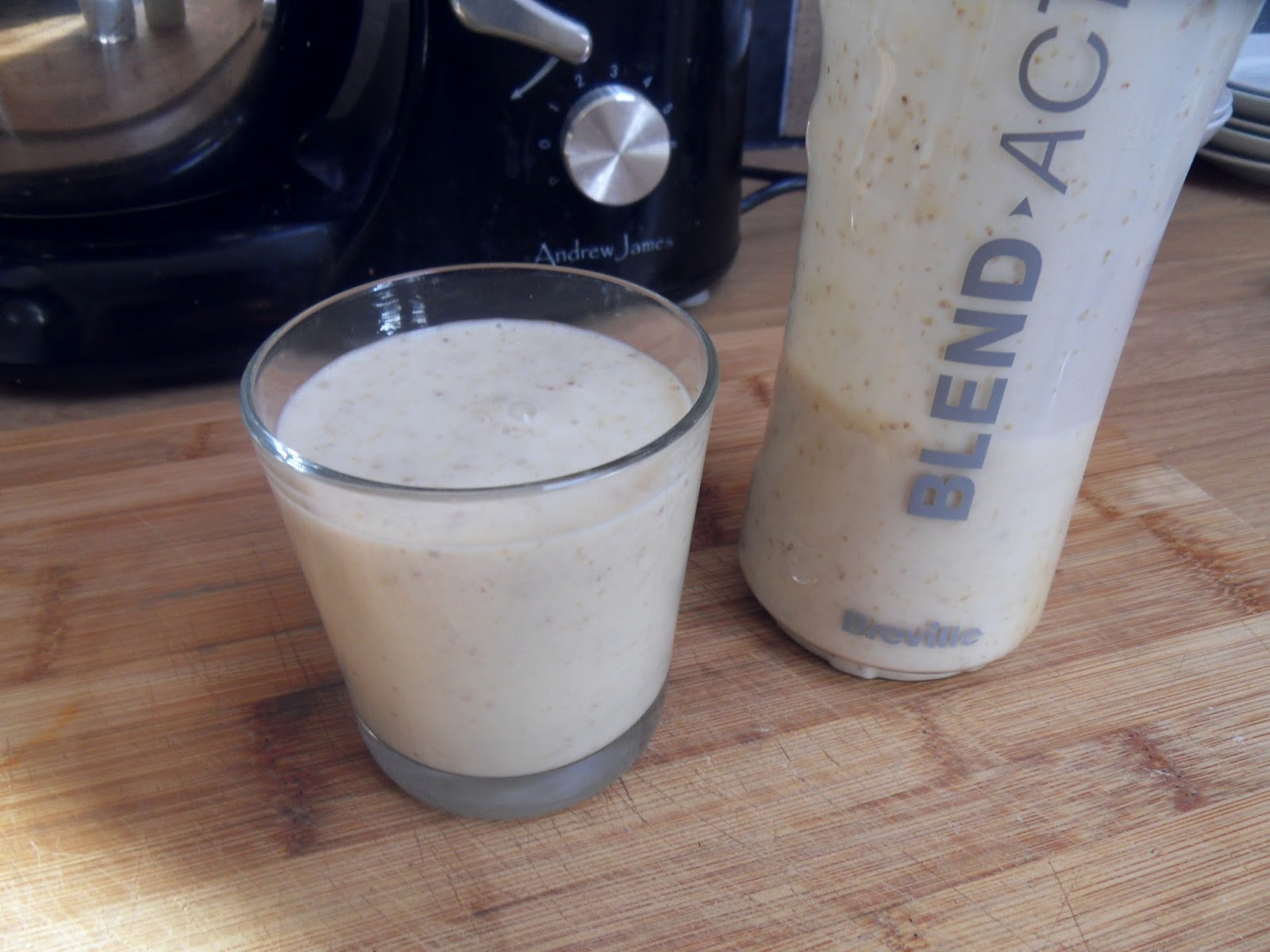 A Family Against the Flow Smoothies Banana and Walnut