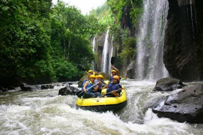 Arung Jeram Sungai Pakelan Arung Jeram Sungai Pakelan