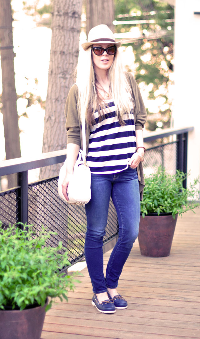 summer casual outfit, stripes, boat shoes