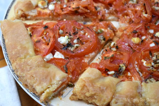 Tomato & Goat Cheese Crostata - Add a salad and you've got a nice light supper! | Ms. Toody Goo Shoes