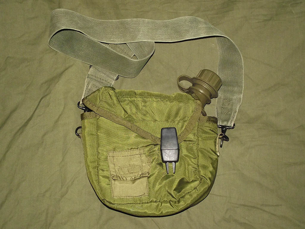 2 Quart Collapsible Canteen & Cover, 2nd pattern Military