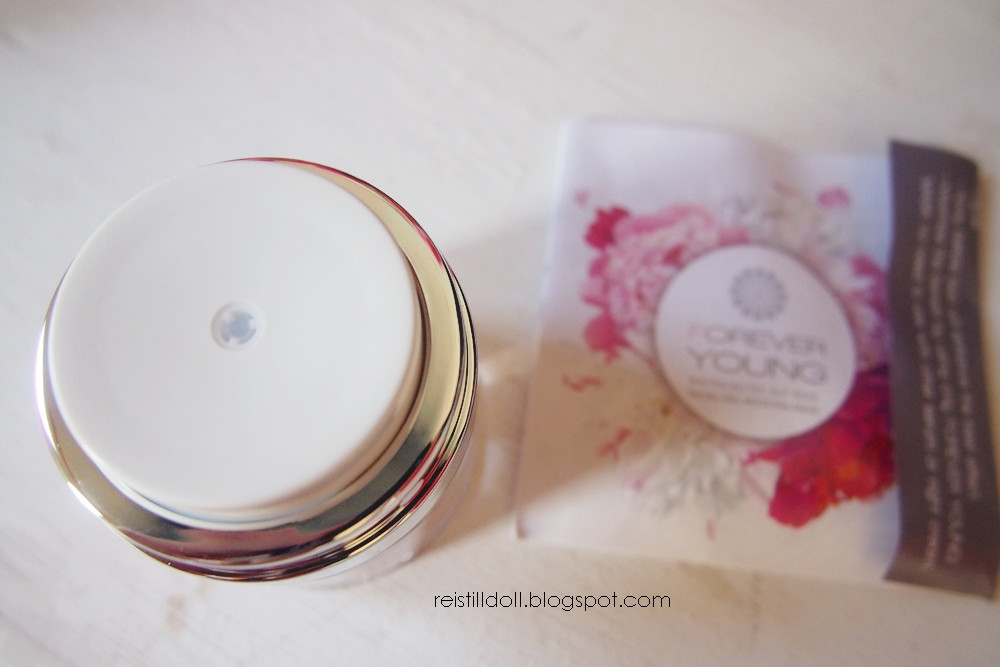 Download Forever Young Facial Boosting Mask New Packaging Review Kemasan Baru Vina Jihan Fahera PSD Mockup Templates