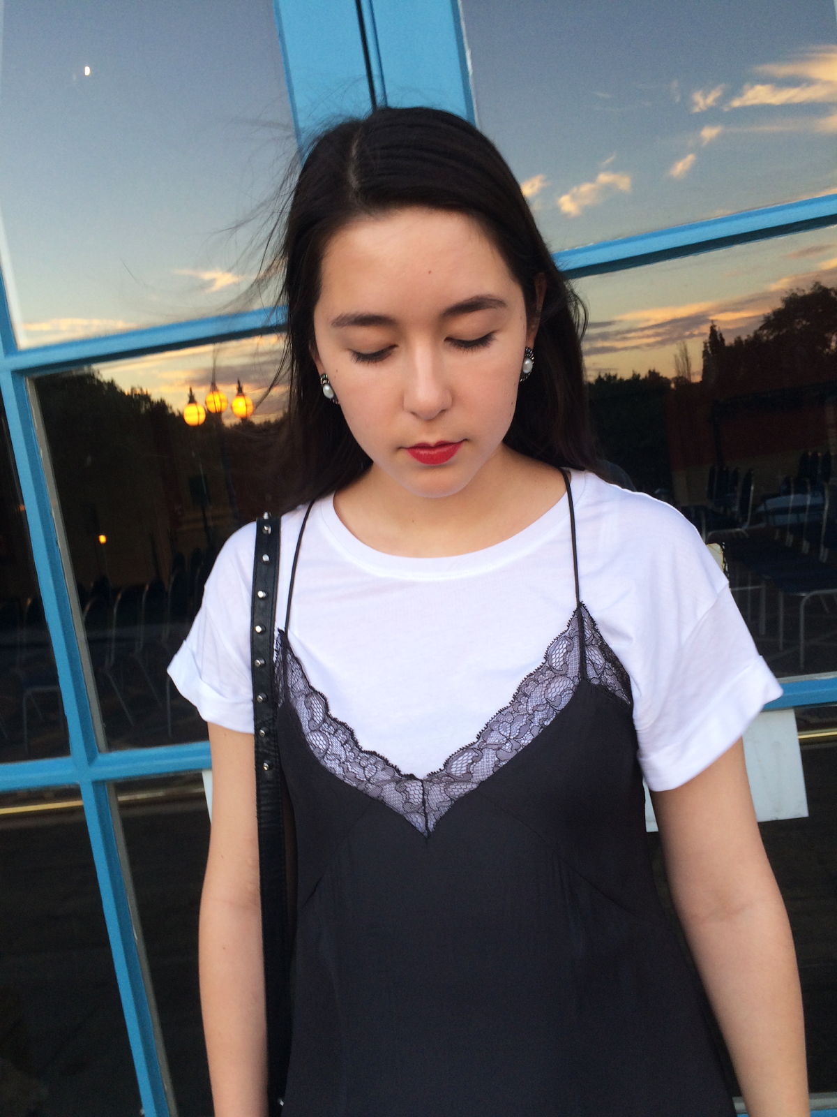 fashion blogger, outfit post, ootd, ootn, lace black slip dress, white t-shirt, earrings, lipstick, ally pally