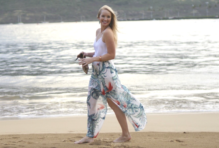 Hawaii outfit, honeymoon outfits, palm print skirt, vacation outfit ideas 