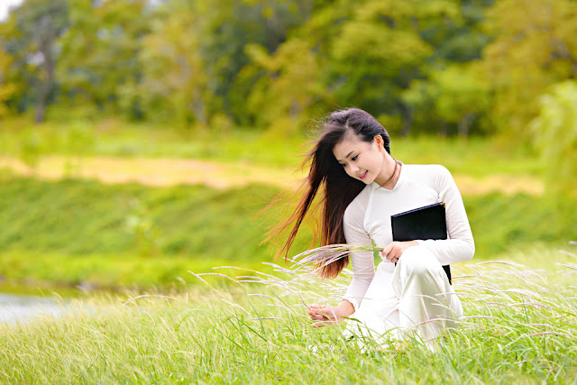 anh-thieu-nu-mac-ao-dai anh-thieu-nu-mac-ao-dai