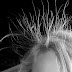 5 sposobów na elektryzujące się włosy