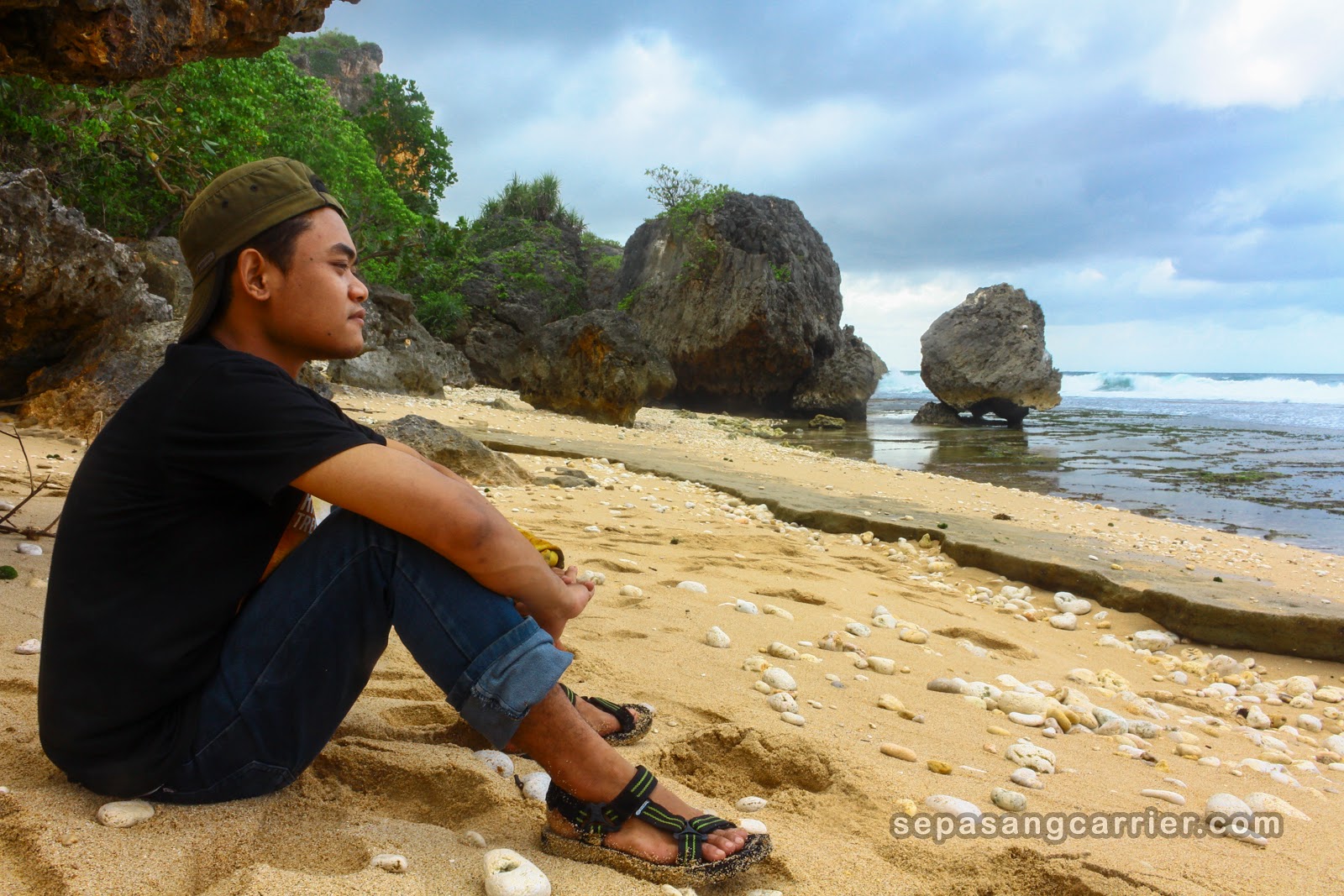 Pantai Nguyahan Gunung Kidul Yogyakarta - SEPASANGCARRIER