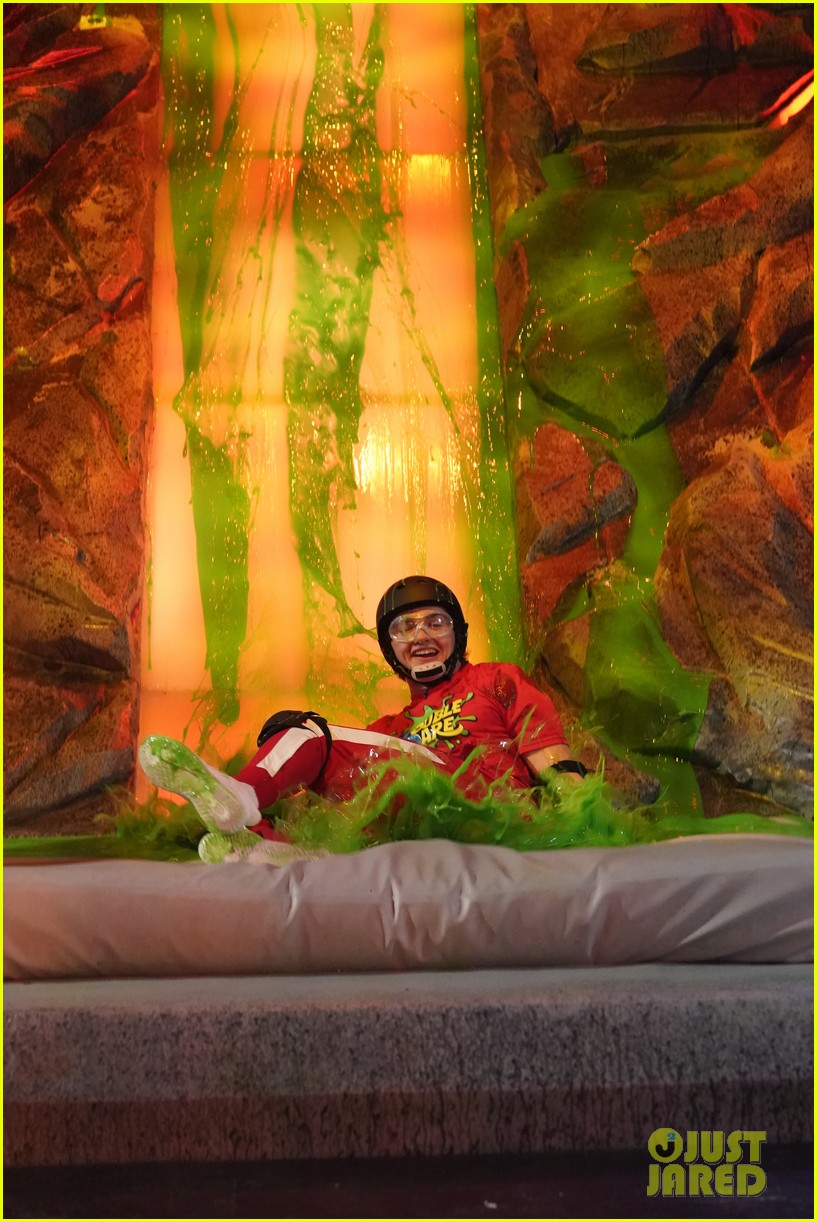 NickALive! First Look Watch Fall Out Boy's Pete Wentz Get Slimed on