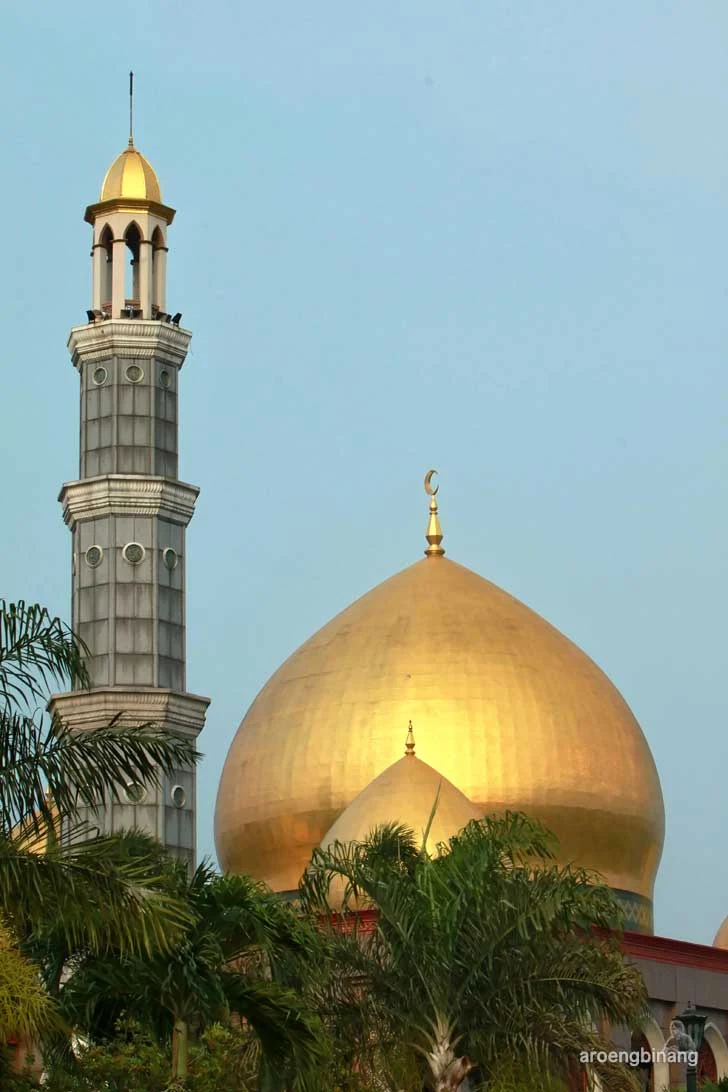 masjid kubah emas depok