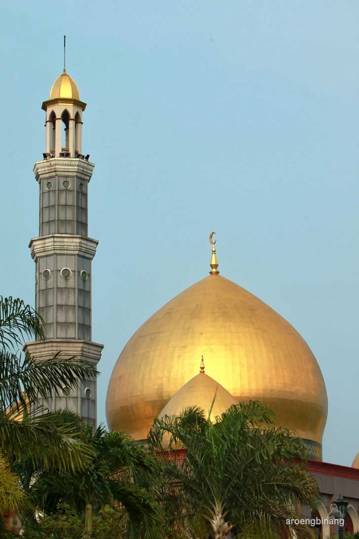 masjid kubah emas depok
