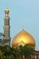 masjid kubah emas depok
