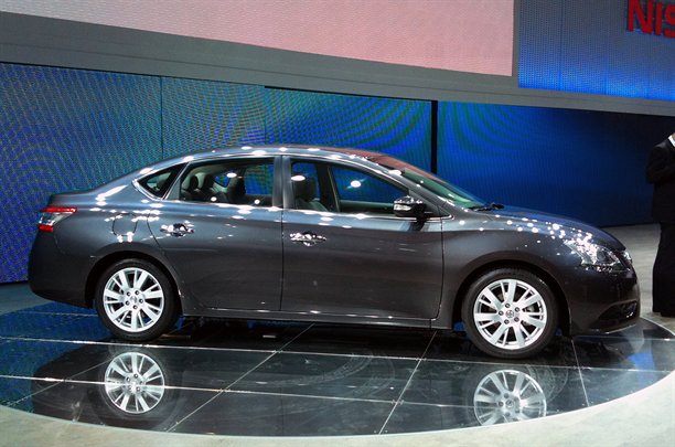 Nissan+Sylphy+Concept+(2012)3.jpg