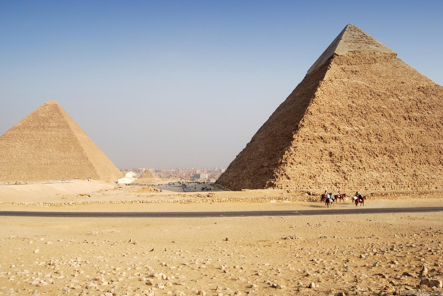 Les pyramides du Caire regorgent de mystères