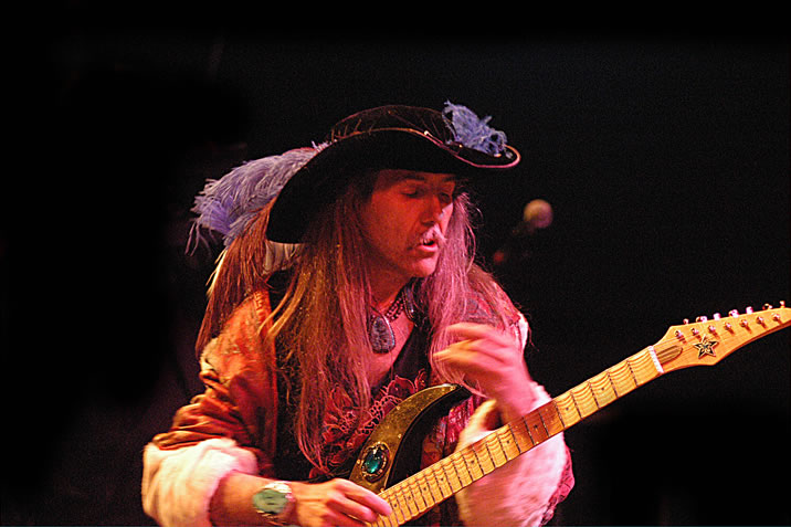 Descubre LA CAJA DE PANDORA: GIRA ESPAÑOLA DE ULI JON ROTH EN OCTUBRE