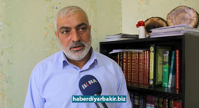 Ew bedbextên ku Aytaç Baranî şehîd kirin di xwîna wî de xeniqîn DIYARBEKIR-Aytaç Baranê Serokê Yenî Îhya-Derê piştî hilbijartinên 7ê Hezîrana 2015an 2 rojan dema ku ji komeleya ku lê xizmet dikir derket û hewil da biçe mala xwe ji teref PKKê ve êrîşa çekdarî lê hat kirin û hat şehîdkirin.