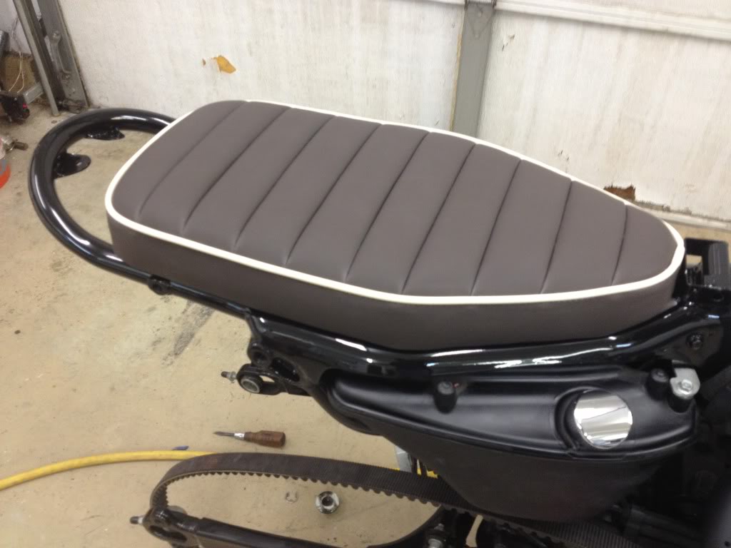 sportster scrambler seat