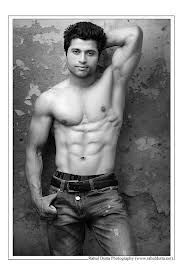 SHIRTLESS HUNKS: shirtless indian hunks