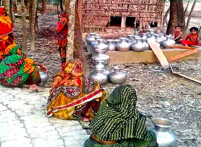 শুষ্ক মৌসুমের শুরুতেই পানীয়জলের সংকট: বাঁশখালীতে জনজীবন চরম বিপর্যয়ে! Banshkhali public life in the worst disaster