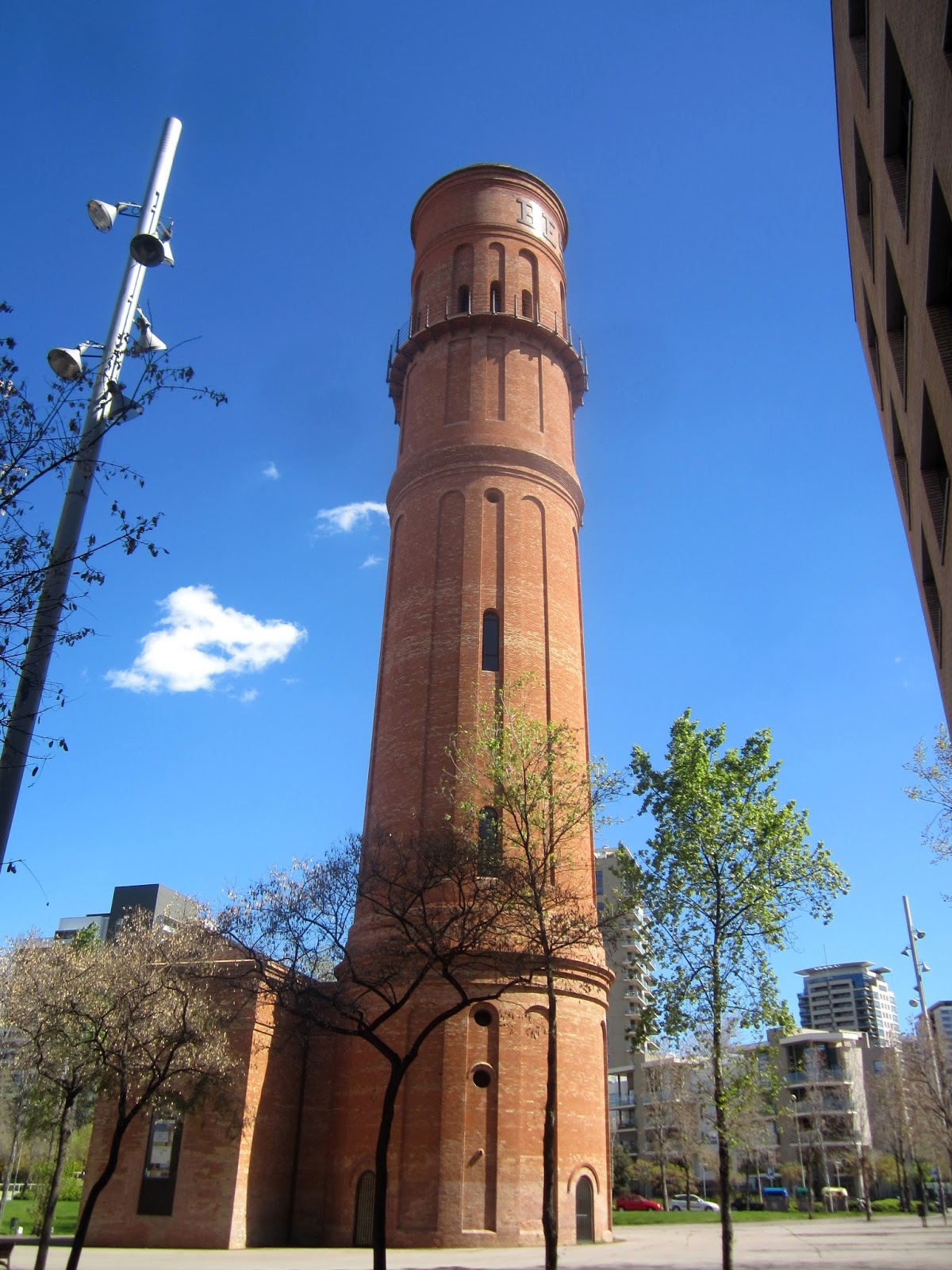 Redescubriendo Barcelona y más allá 13/04/2016 Torre de las Aguas del