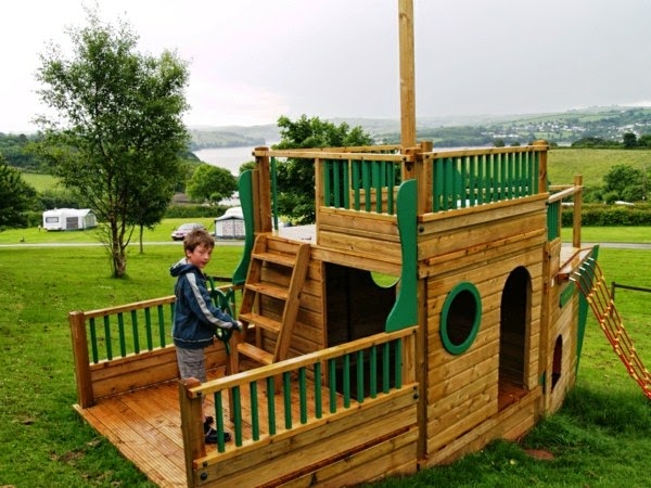 Playground equipment for gardens &#8211; 25 great models!