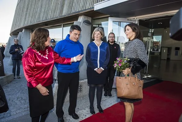 Crown Princess met with members of Children's Council and Blue Cross, and Domestic violence - a shared responsibility conference, Princess Mary wore Jesper Hovring Coat - Fall-Winter 2016-2017
