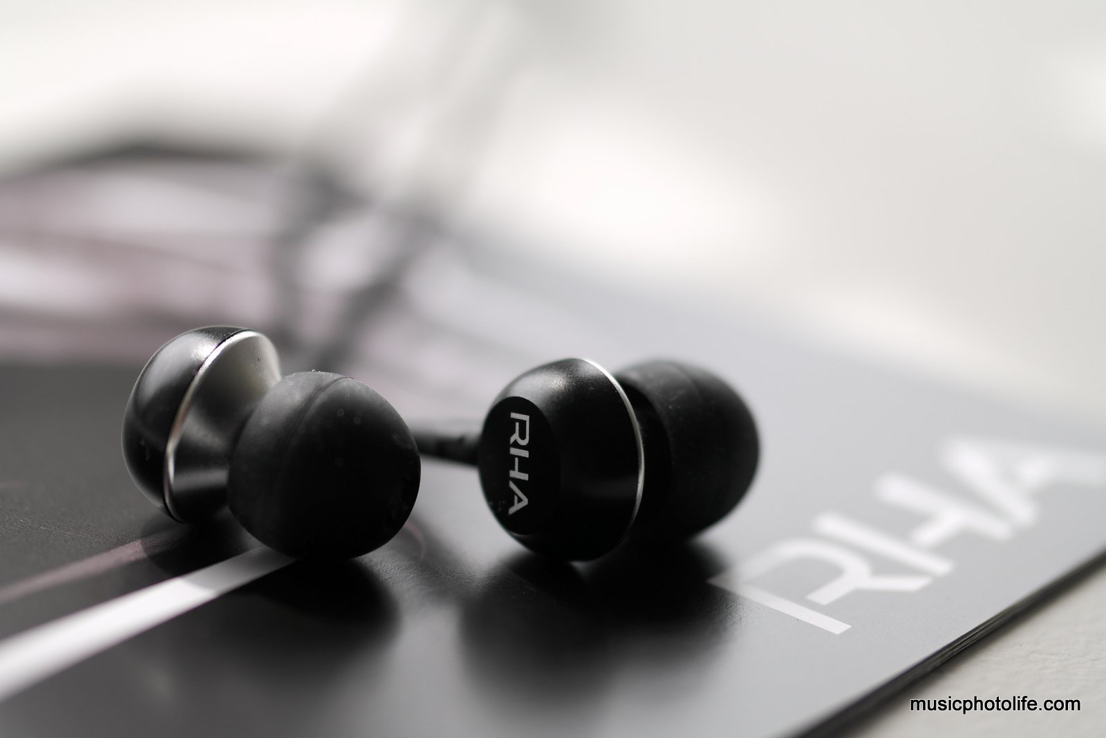 Philips she5200bk/51. Yamaha eph-30.