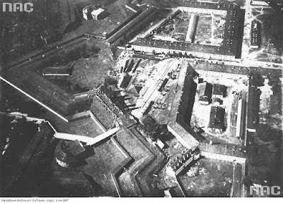 Аэрофотоснимок Бобруйской крепости 1928 г. Аэрофотоснимок Бобруйской крепости 1928 г.