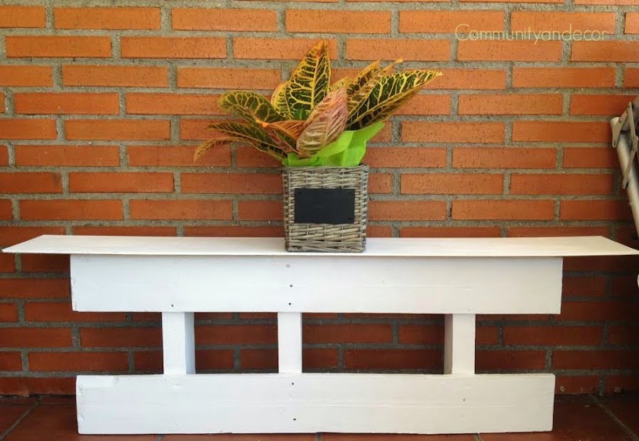 Transformar un palet para convertirlo en un mueble jardinera