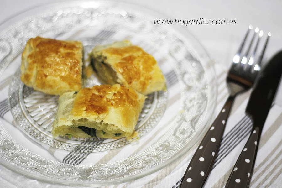 Rollo de hojaldre con espinacas y bechamel