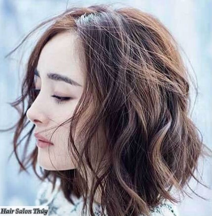 Tóc xoăn nhẹ cả đầu toc xoan nhe