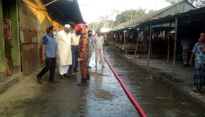 ইসলামপুরে সড়কে জীবানু নাশক স্প্রে