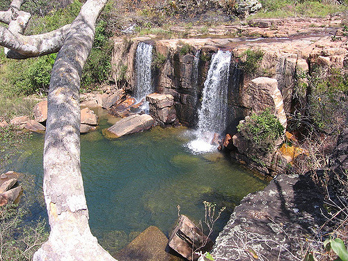 Mais de 10 metros de altura a cachoeira do arrojado é um dos pontos mais lindos de Cristalina Goiás