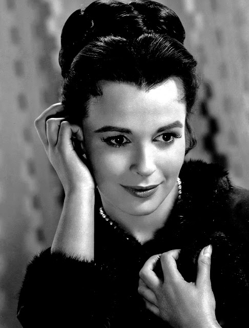 BIOGRAPHIES II: Claire Bloom