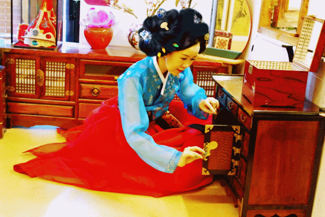 Goguan Studio - Giseang Hanbok make-over Goguan Studio - Giseang Hanbok make-over