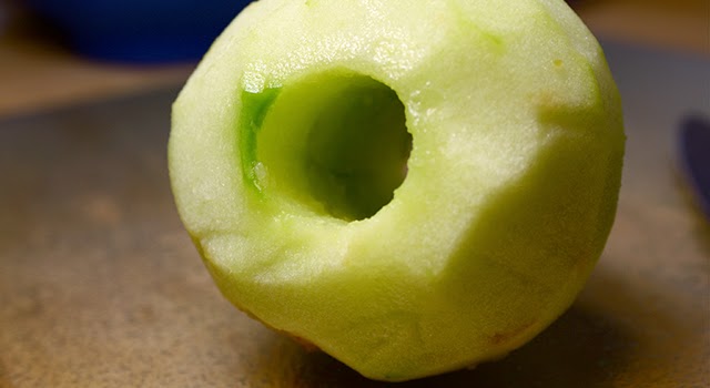 Manzanas asadas con canela y almíbar paso 1